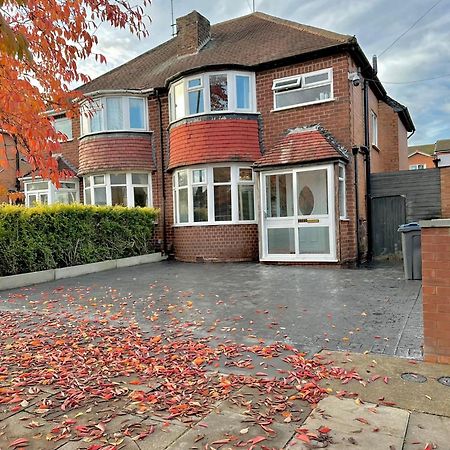 Luxurious Family Home In West Midlands Northfield Exterior foto